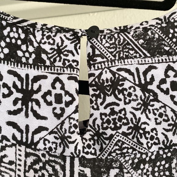 Violet + Claire Tank (L) - Picture 5 of 6